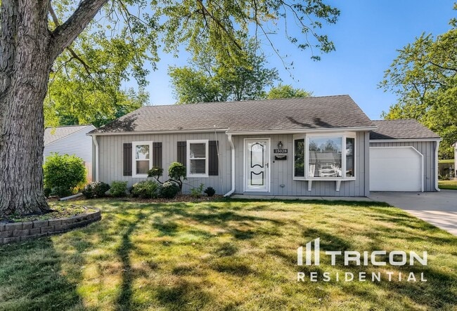 Building Photo - 15028 Holiday Ct