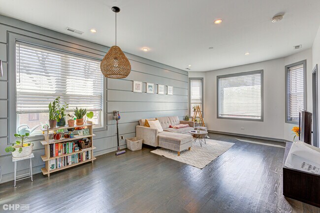 Foto del edificio - 2806 N Mozart St