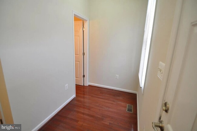 1/2 bathroom main floor - 504 N Chester St