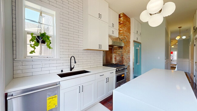 Foto del edificio - 1568 Fulton St