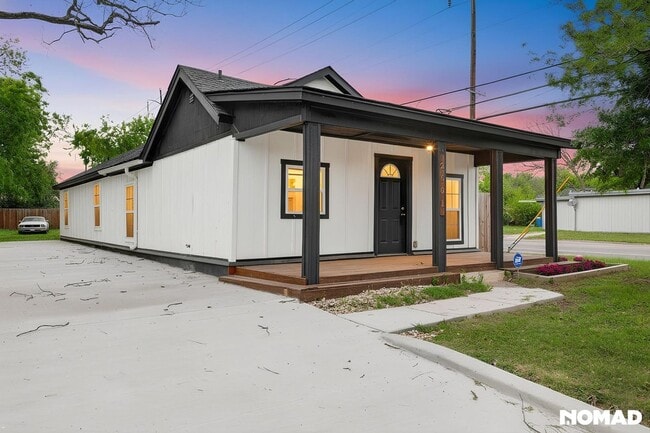 Building Photo - 2601 Flint Ave