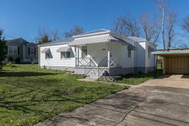 Building Photo - Charming 3BR/1.5BA in Sought-After Pleasan...