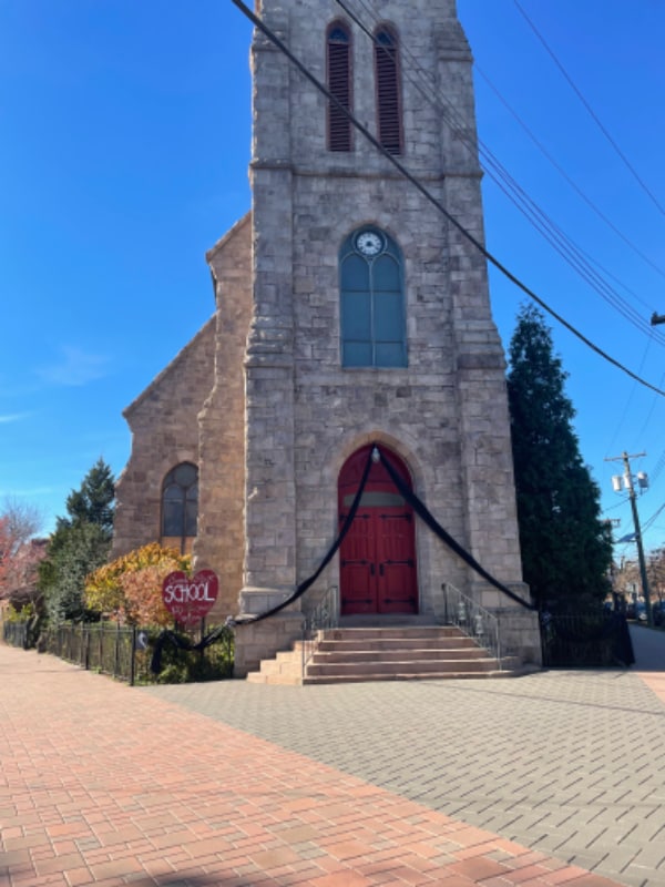 Building Photo - 562 Ferry Ave