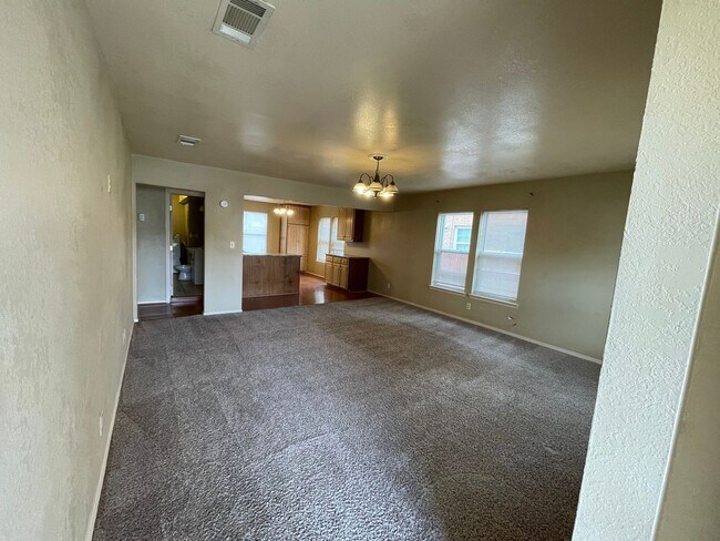 Foto del edificio - 2220 S Taylor St