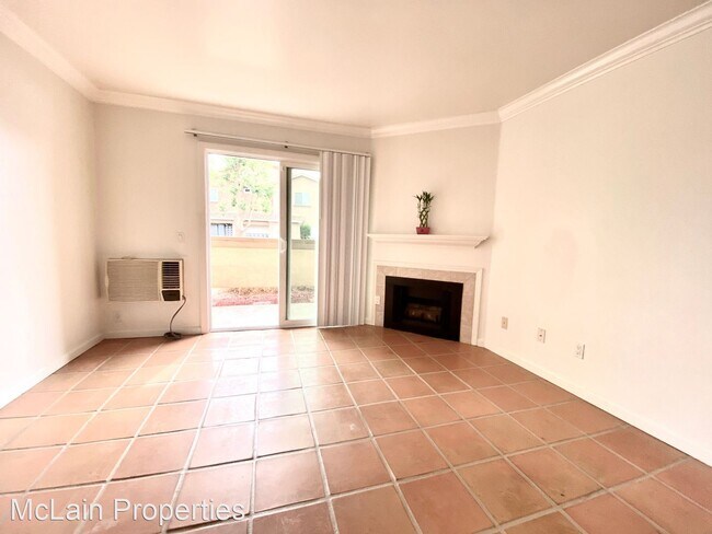 Foto del edificio - 220 Woodland Pkwy