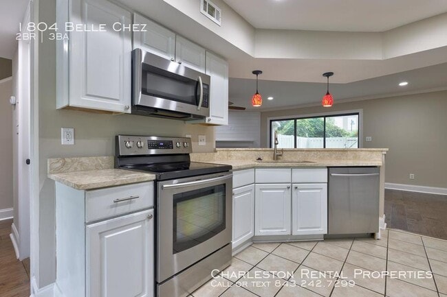 Building Photo - 1804 Belle Chez