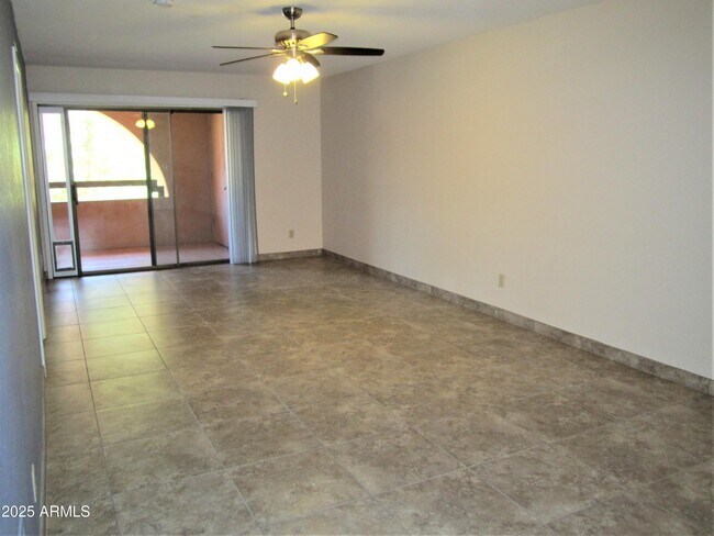 Building Photo - 4303 E Cactus Rd