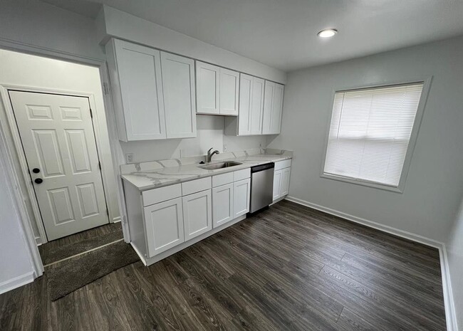 Building Photo - 21534 Moross Rd