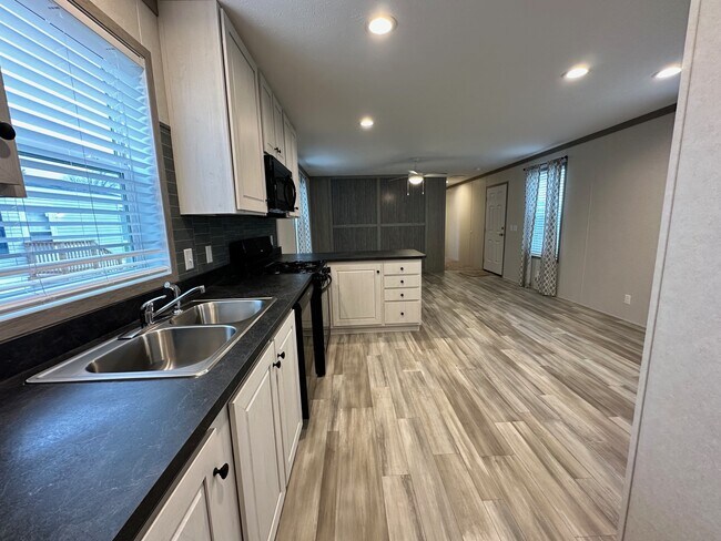 Foto del edificio - 855 W Jefferson St