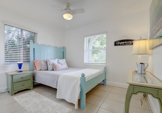 Building Photo - 2013 Guava Ave