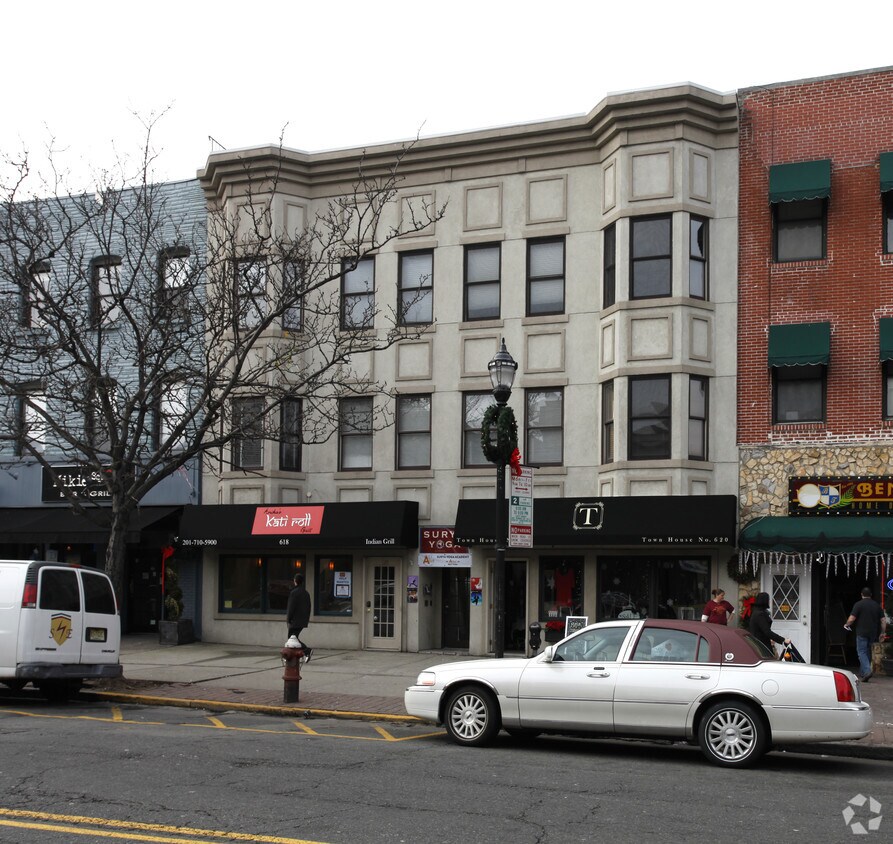 Foto principal - 618-620 Washington St