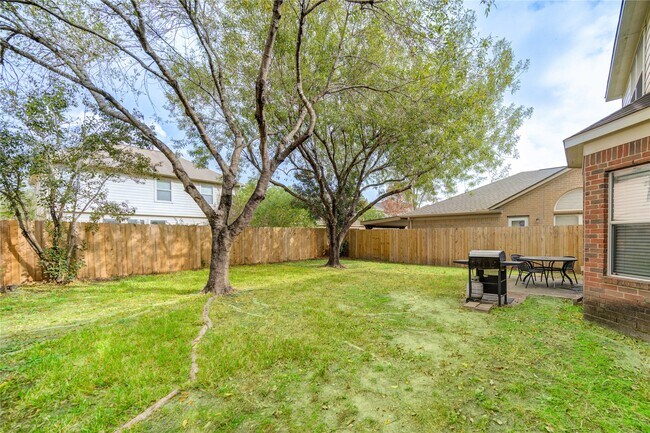 Foto del edificio - 2351 Urban Forest Ct