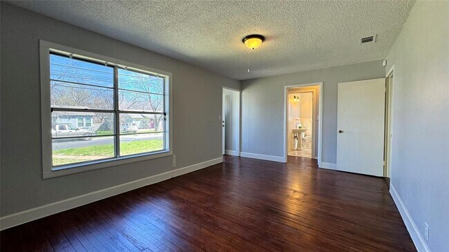 Foto del edificio - 901 E 55th St