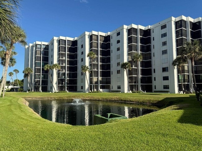 Foto del edificio - 19800 Sandpointe Bay Dr