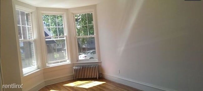Building Photo - 226 Gano St