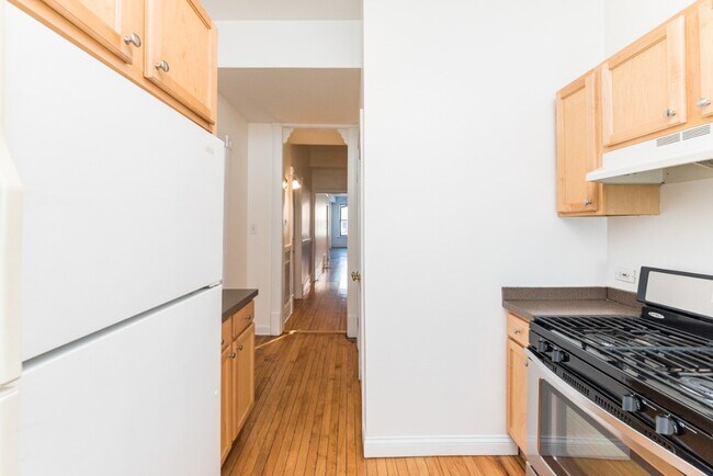Foto del edificio - 907 W Addison St