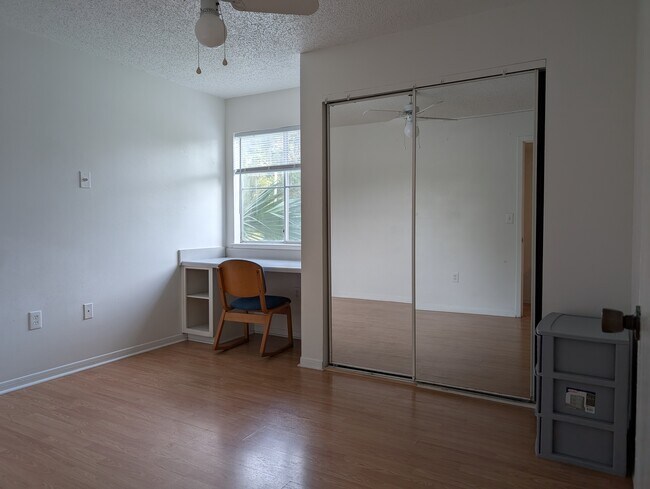 Foto del edificio - 2601 SW Archer Rd