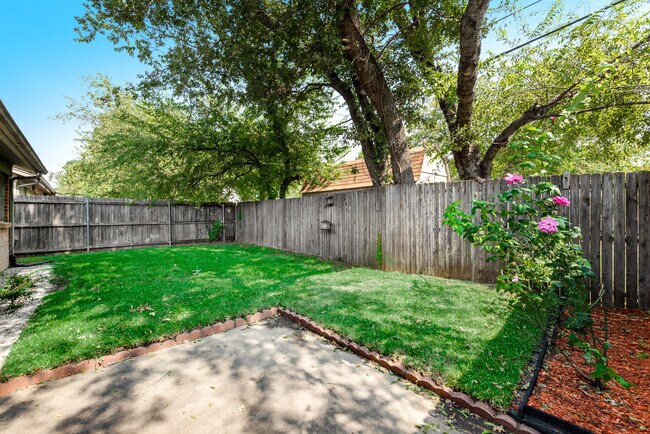 Backyard - 534 Billie Ruth Ln
