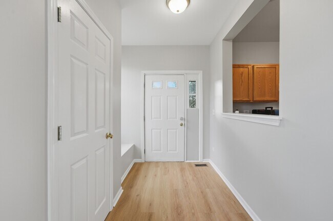 Building Photo - 3133 Falling Waters Ln