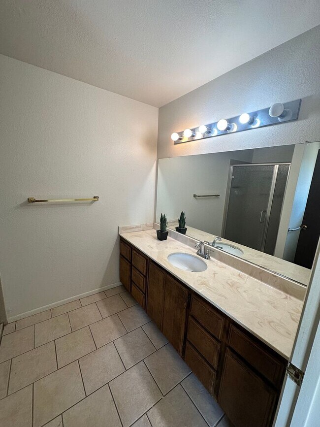 Foto del edificio - 1 Story Home in Emerald Park