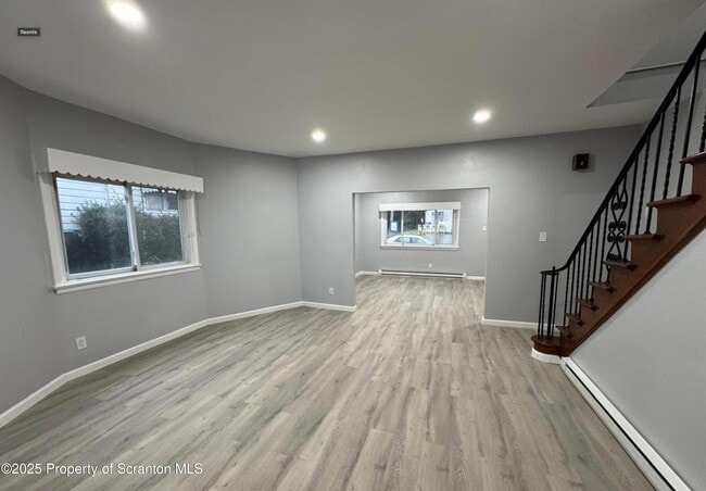 Foto del edificio - 342 N Main St