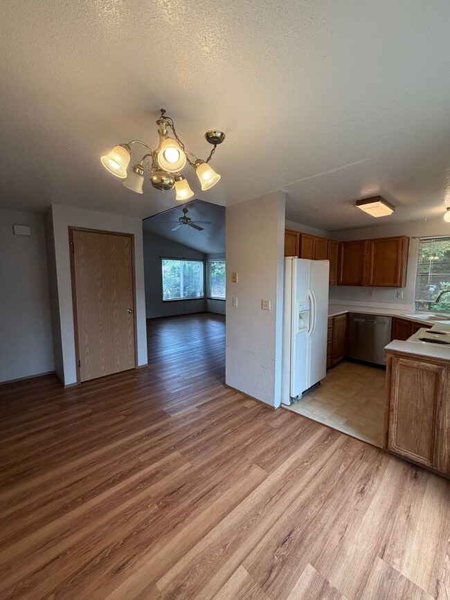 Foto del edificio - 1474 Diamond Rd SE