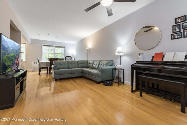 Foto del edificio - 323 Willow St
