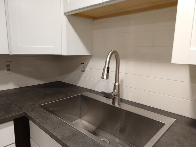 Foto del edificio - 518 Atwood St