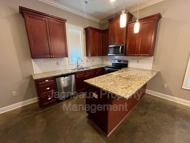 Building Photo - 114 Hargrave Dr