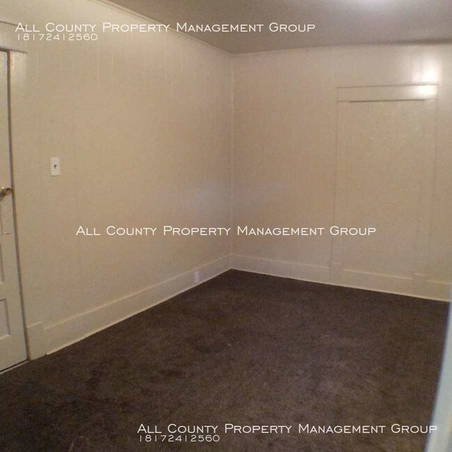Building Photo - Charming home in South Hemphill Heights