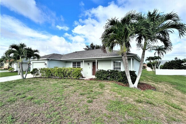 Building Photo - 3322 Oasis Blvd