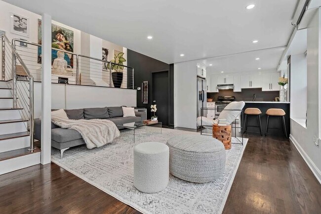 Foto del edificio - 156-160-160 Chelsea St