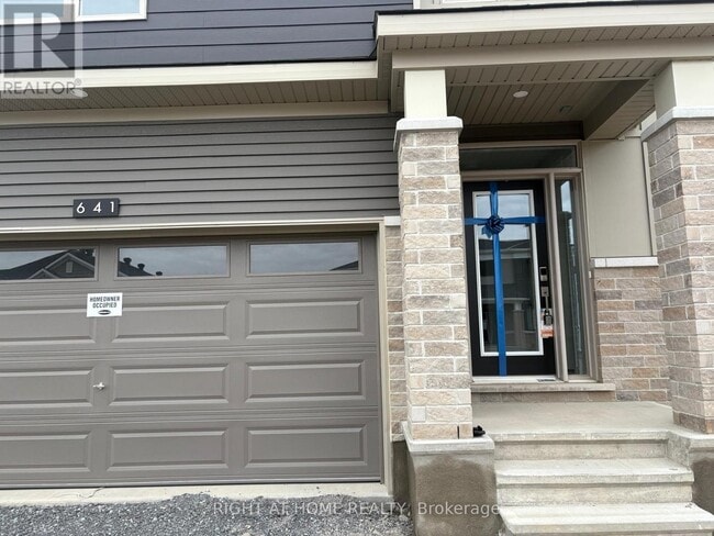 Building Photo - 641 Kirkham Cres