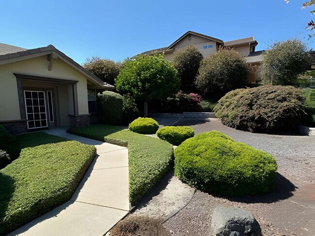 Building Photo - Prestigious Highlands Home for Lease