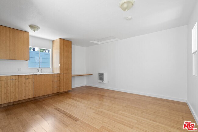 Building Photo - 961 Marco Pl