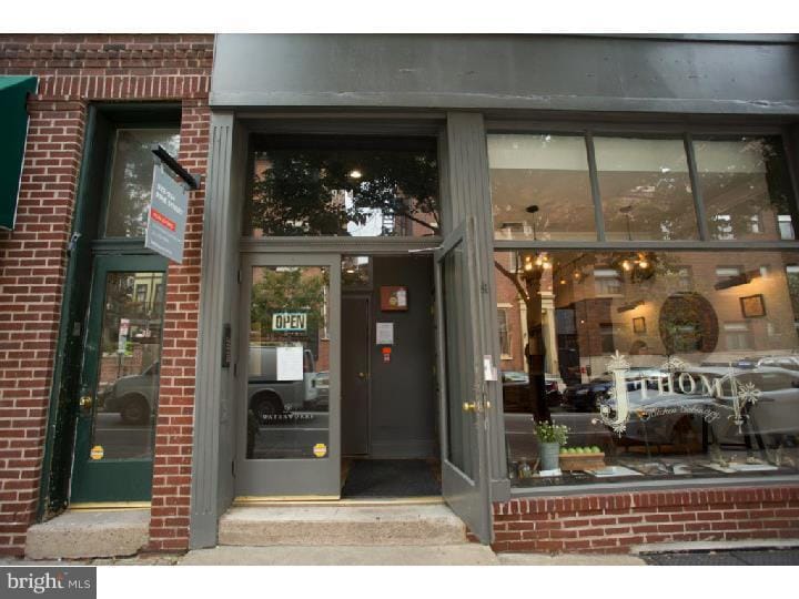 Primary Photo - 924 Pine St