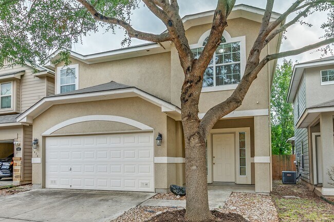 Foto del edificio - BEAUTIFUL 3-BEDROOM HOME NEAR MEDICAL CENTER