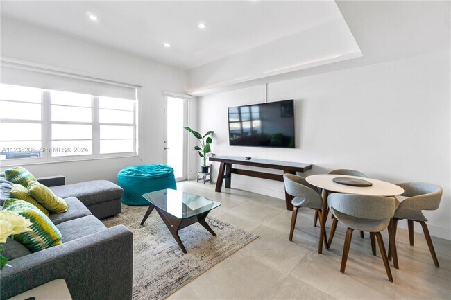 Foto del edificio - 100 Lincoln Rd