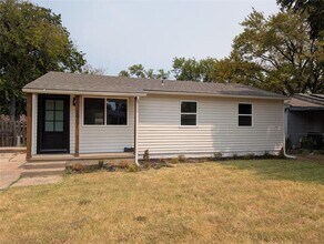Building Photo - 2807 Andrea Ln