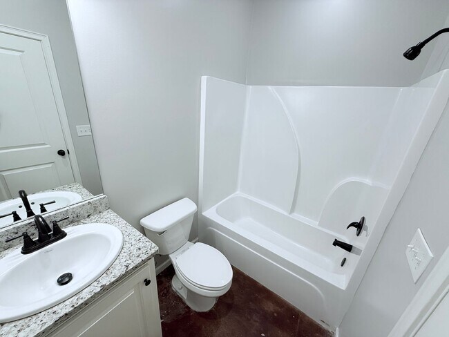 Foto del edificio - 113 Private Rd 4017