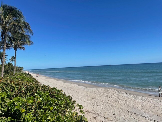 Foto del edificio - 6130 Ridge Ln