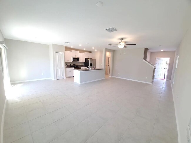 Building Photo - 4711 Ron Eddie Pl Tampa, FL 33619