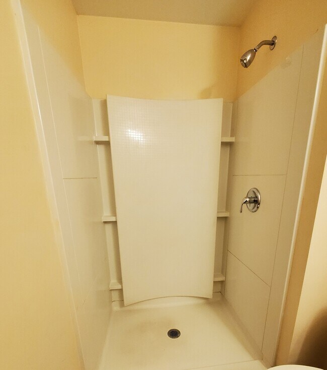 Bathroom2 - 2208 Catherine Simmons Ave