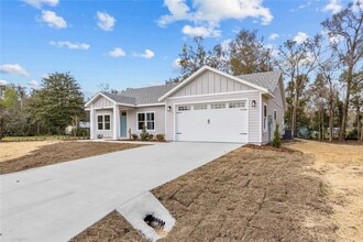 Building Photo - 601 Fisher Dr
