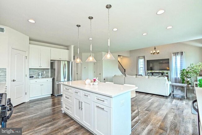 Building Photo - 106 Alliance Ct
