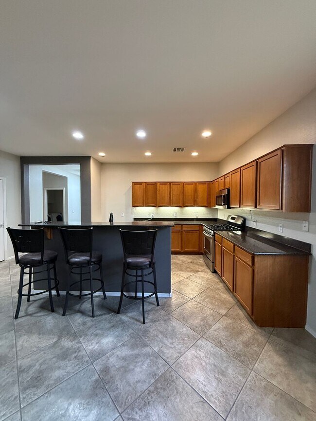 Foto del edificio - Beautiful 3 Bedroom + Office/Den In Highlands Ranch, Chino Valley