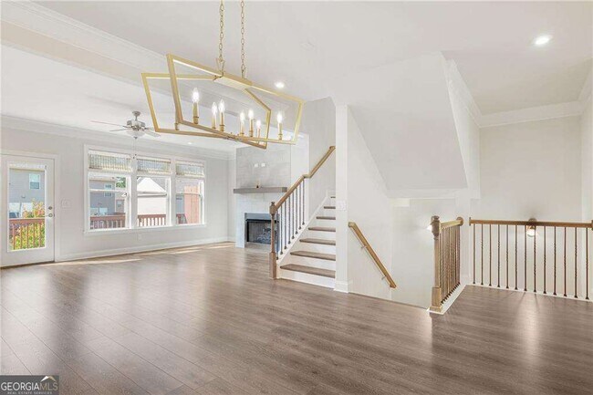 Foto del edificio - 1387 Live Oak Ln