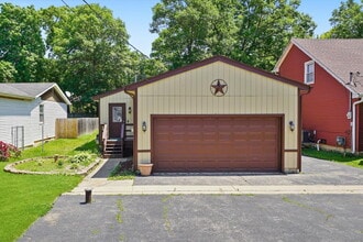 Building Photo - 35763 N Wilson Rd
