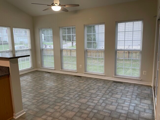 Sunroom off of kitchen - 10 Jade Dr