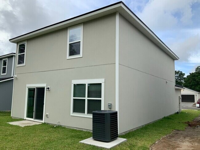 Foto del edificio - BEAUTIFUL NEW HOME